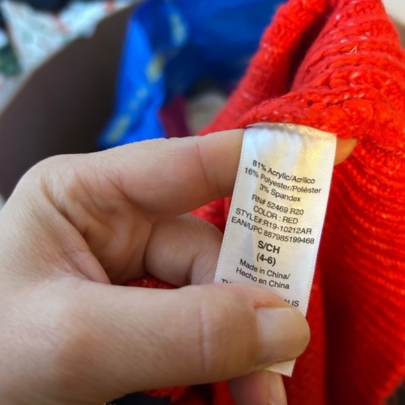 Scoop NYC Red Balloon Sleeve Sweater - Picture 4 of 5